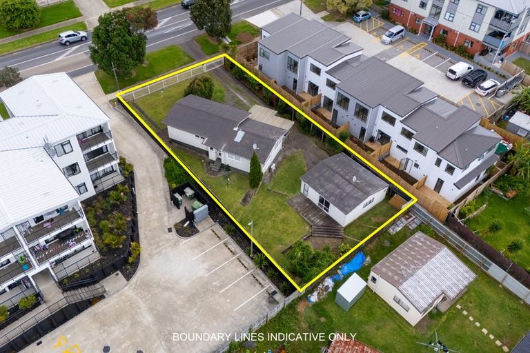 Photo of property in 591 Massey Road, Mangere, Auckland, 2022