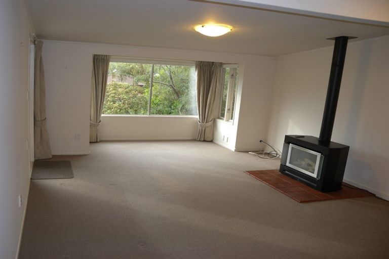 Photo of property in The Triangle, 4/33 Halswater Drive, Churton Park, Wellington, 6037