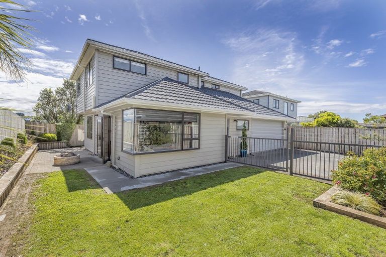 Photo of property in 10b Shastri Terrace, Khandallah, Wellington, 6035