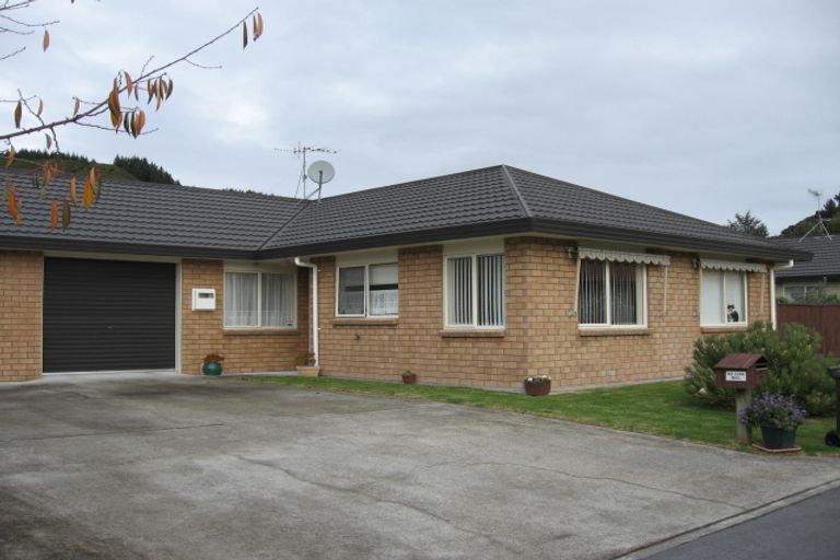 Photo of property in 8 Villa Grove, Paraparaumu, 5032
