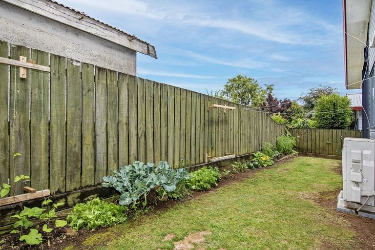 Photo of property in 2/24 Station Road, Takanini, 2112