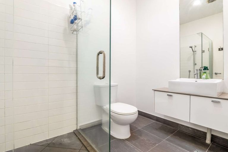 Photo of property in 76g Edmonton Road, Henderson, Auckland, 0612