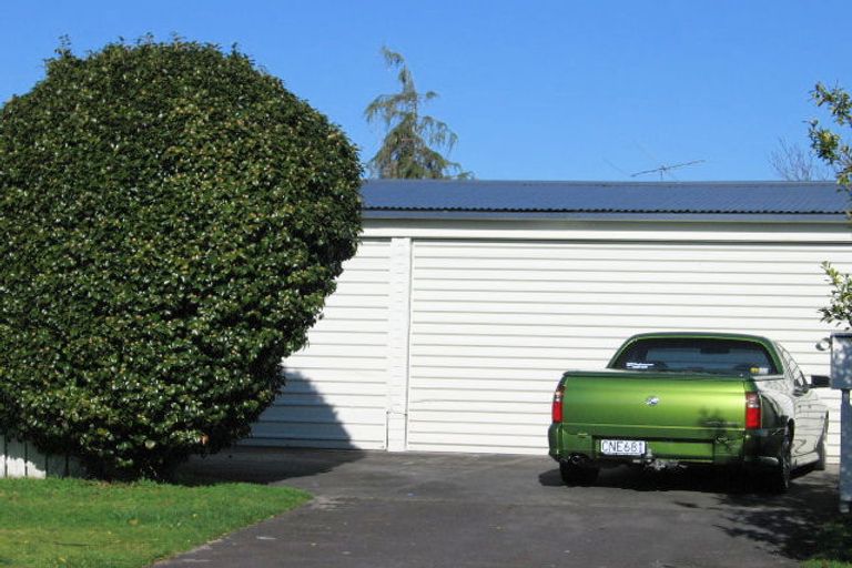 Photo of property in 2/111 Old Wairoa Road, Papakura, 2110