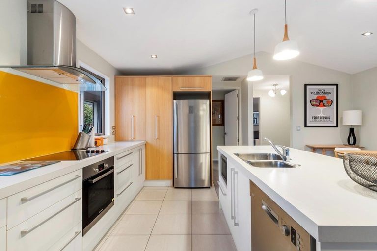 Photo of property in 6 Evening Star Road, Arthurs Point, Queenstown, 9371