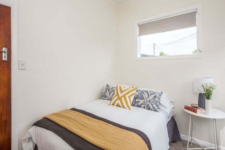 Photo of property in 23 Resolution Street, Lyall Bay, Wellington, 6022