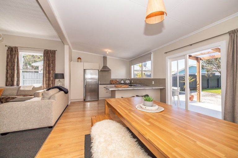 Photo of property in 25 Queen Street, Westport, 7825