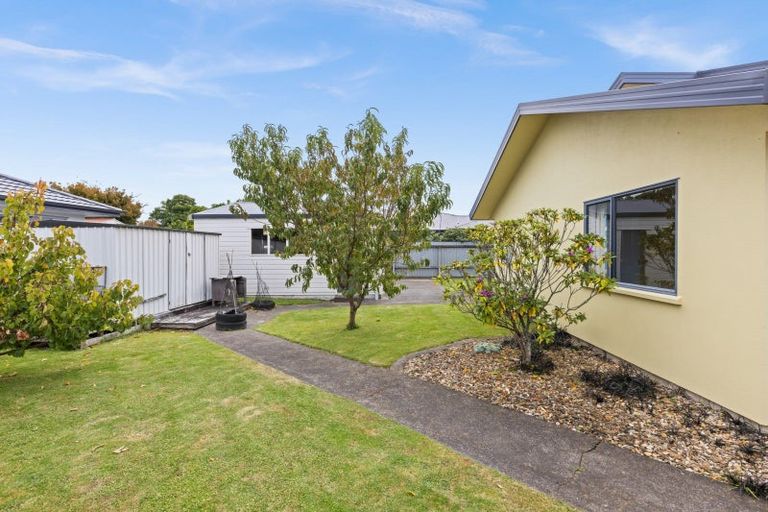 Photo of property in 15a Howard Road, Taradale, Napier, 4112