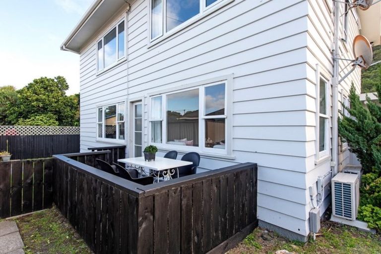 Photo of property in 186a Queens Drive, Lyall Bay, Wellington, 6022