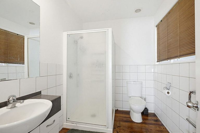 Photo of property in 8 Kiriwai Road, Paremata, Porirua, 5024