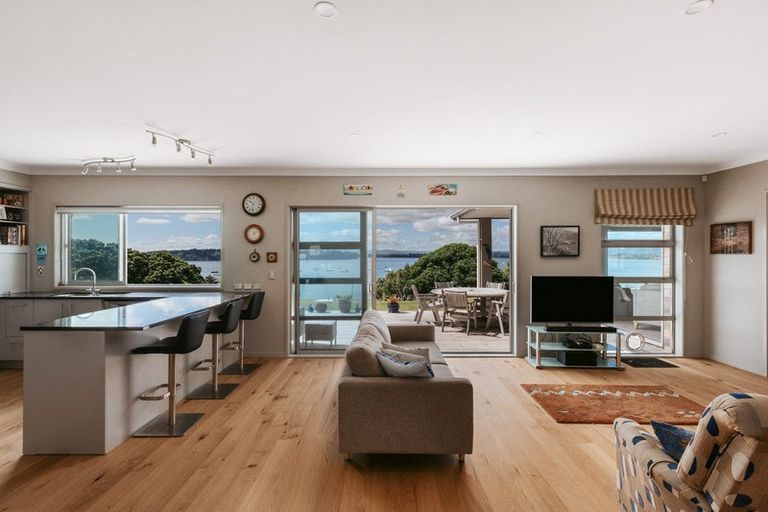 Photo of property in 109 Harbour View Road, Omokoroa, 3114