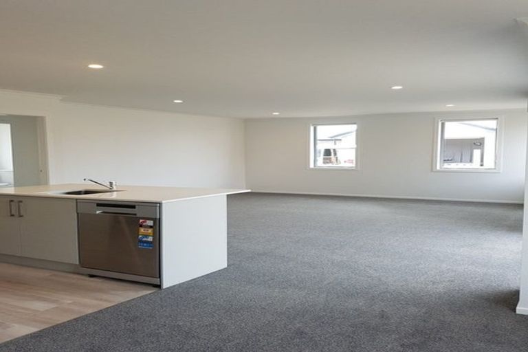 Photo of property in 11 Crown Street, Papamoa, 3118