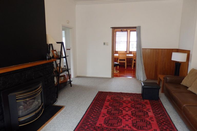 Photo of property in 16 Queen Street, Cambridge, 3434