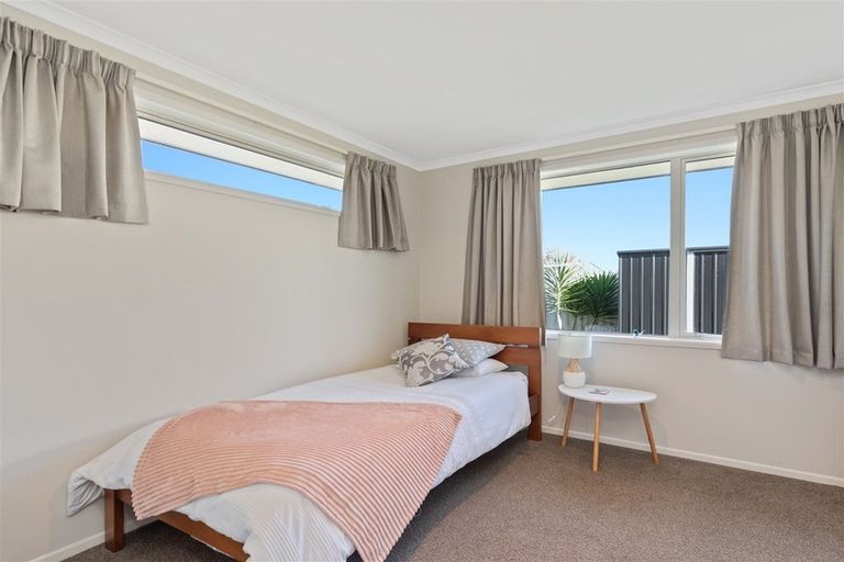 Photo of property in 28 Oakwood Way, Papamoa Beach, Papamoa, 3118