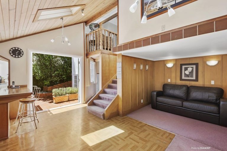 Photo of property in 136 Onslow Road, Khandallah, Wellington, 6035