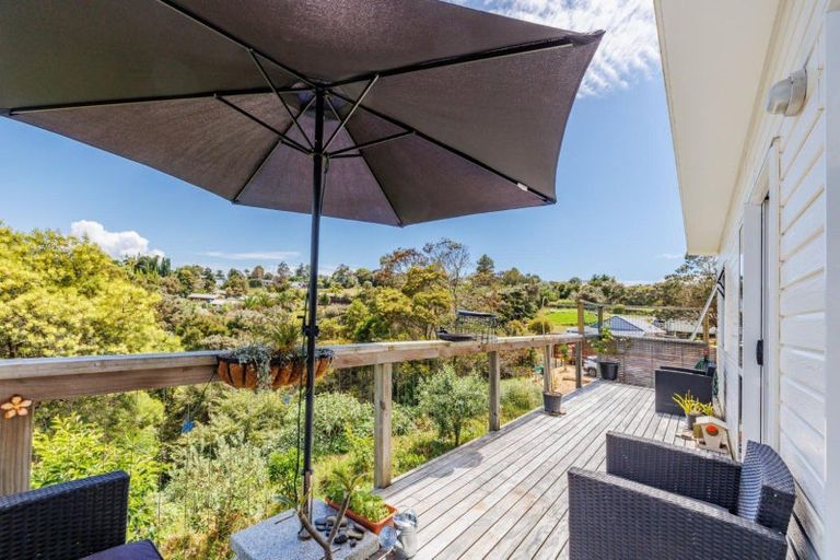 Photo of property in 11 Ash Grove Circle, Haruru, 0204