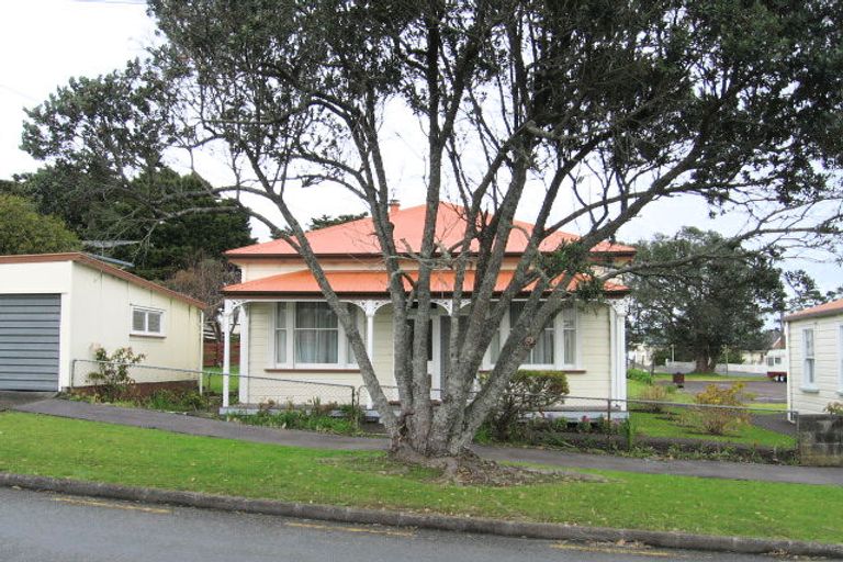 Photo of property in 1 Puriri Street, Helensville, 0800
