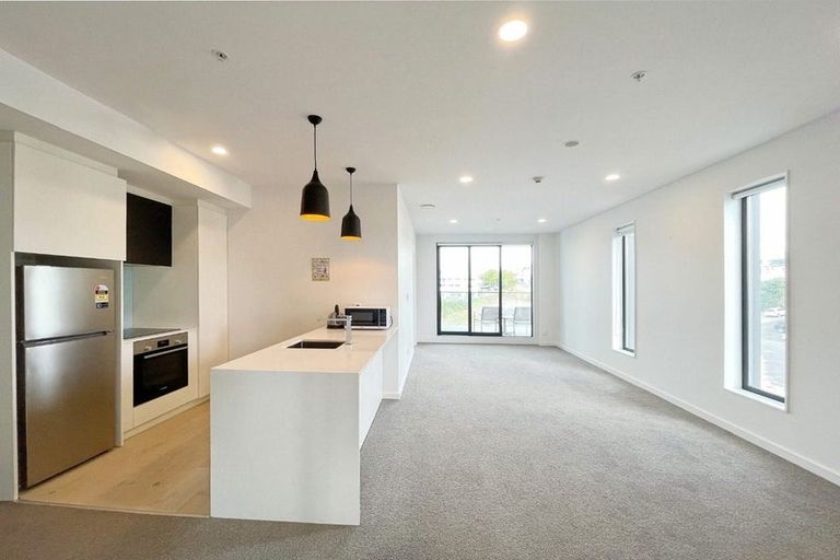 Photo of property in 414/19 Rawene Road, Birkenhead, Auckland, 0626