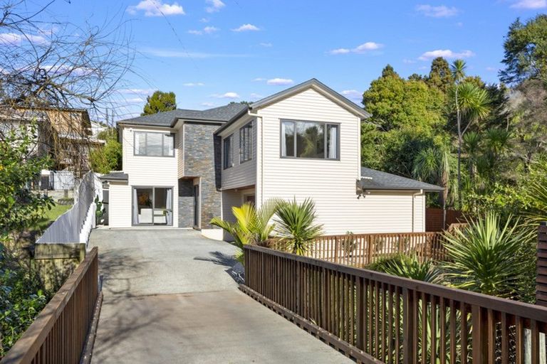 Photo of property in 41 Fairmount Road, Titirangi, Auckland, 0604