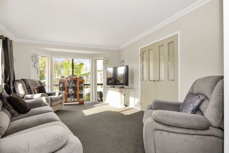 Photo of property in 9 Northvale Place, Pukekohe, 2120