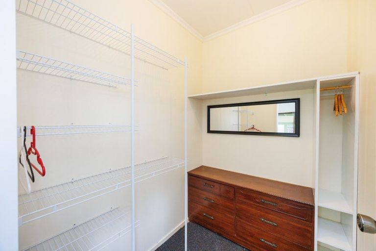 Photo of property in 9 Shamrock Street, Takaro, Palmerston North, 4412