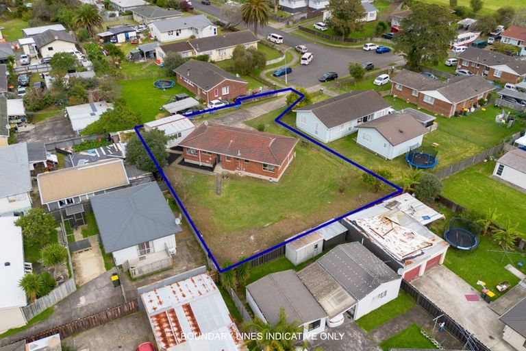 Photo of property in 15 Penderford Place, Mangere East, Auckland, 2024