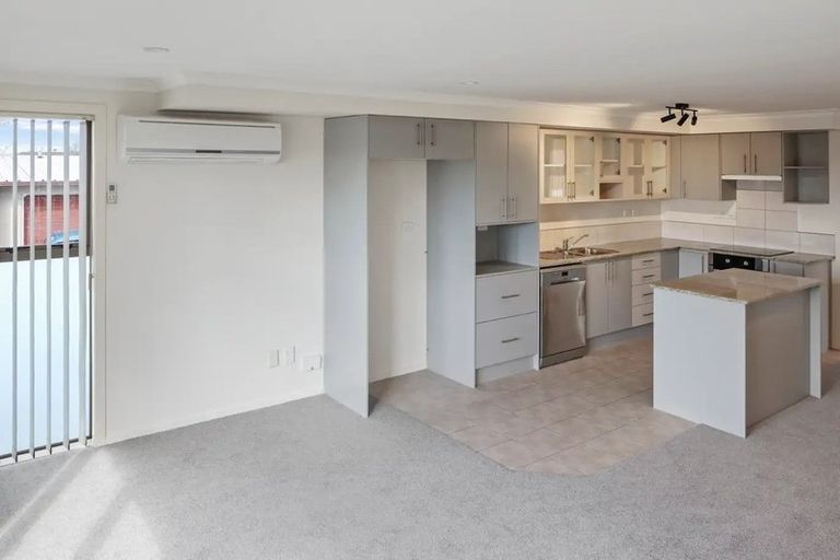 Photo of property in 16 Merlot Lane, Pukekohe, 2120