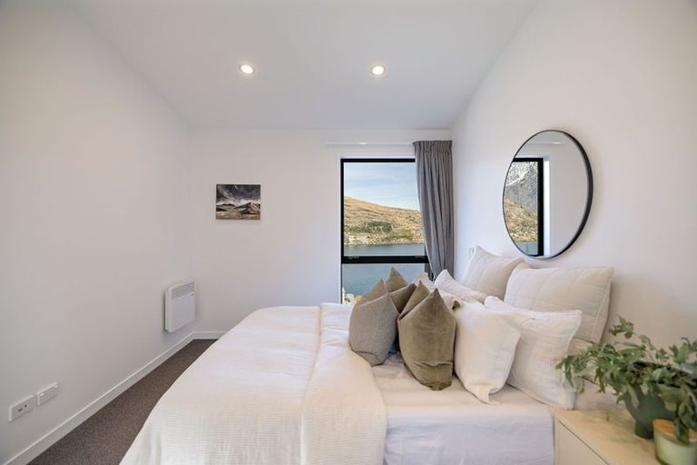 Photo of property in 11 Highlands Close, Queenstown, 9300