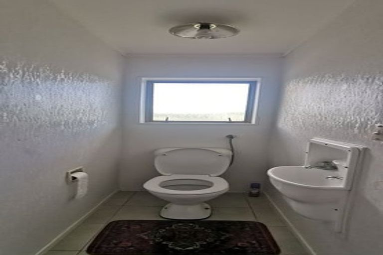 Photo of property in 2/320 Pakuranga Road, Pakuranga Heights, Auckland, 2010