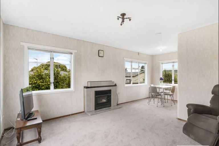 Photo of property in 16 Hooks Road, Manurewa, Auckland, 2102