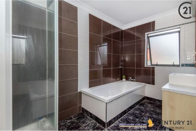 Photo of property in 49 College Road, Northcote, Auckland, 0627