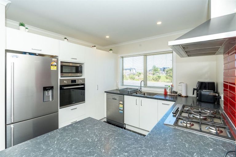 Photo of property in 27 Briannarose Drive, Fitzroy, Hamilton, 3206