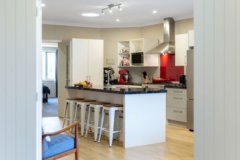 Photo of property in 4 Peel Lane, Aotea, Porirua, 5024