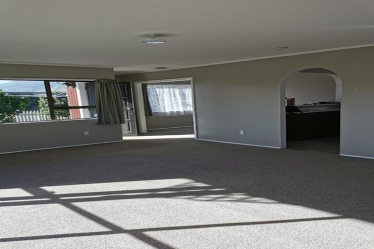 Photo of property in 38 Kapanui Road, Waikanae, 5036