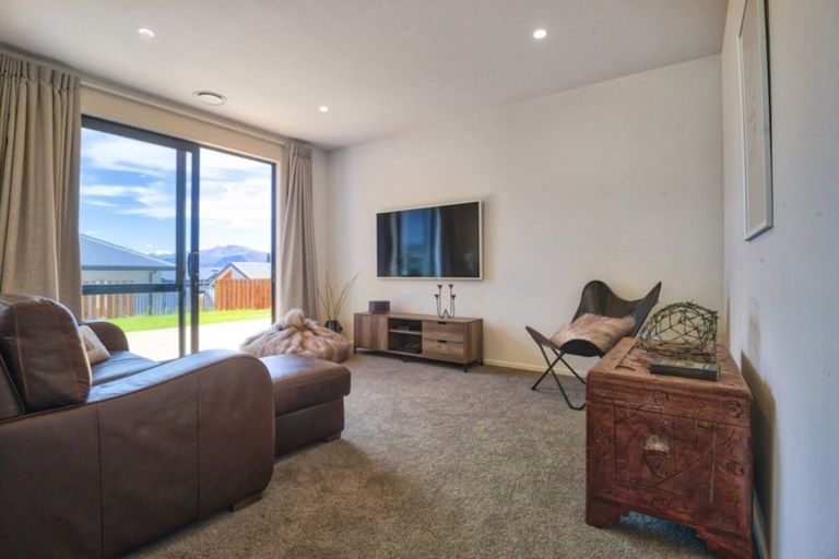 Photo of property in 3 Little Alpha Loop, Wanaka, 9305