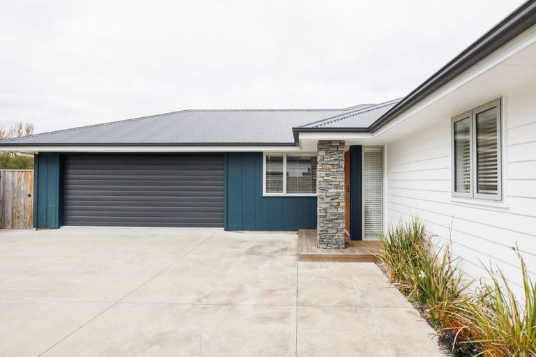 Photo of property in 30 Freedom Drive, Kelvin Grove, Palmerston North, 4414