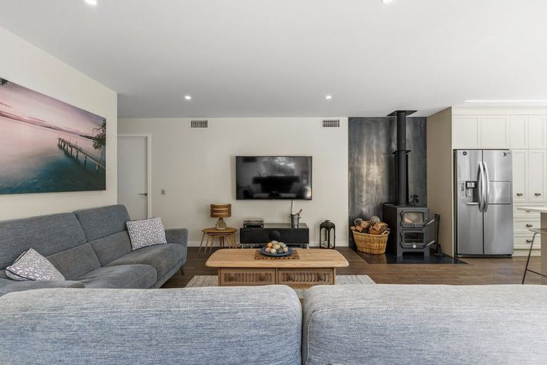 Photo of property in 15 Muster Road, Jacks Point, 9371