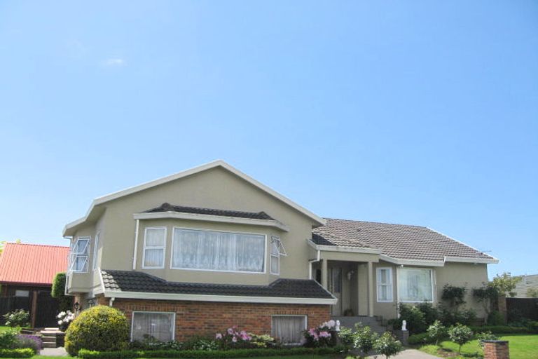 Photo of property in 1 Cherrywood Place, Redwood, Christchurch, 8051