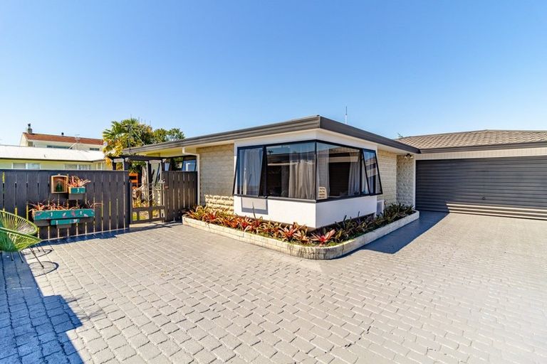 Photo of property in 87a Meeanee Road, Taradale, Napier, 4112