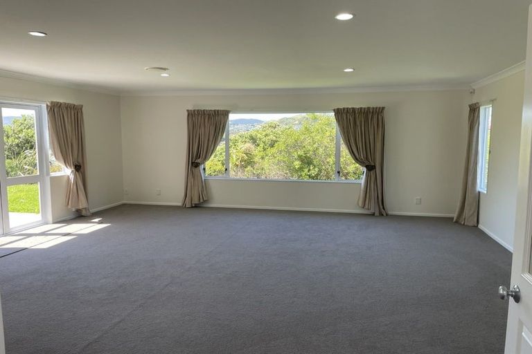 Photo of property in 9 The Topdeck, Whitby, Porirua, 5024
