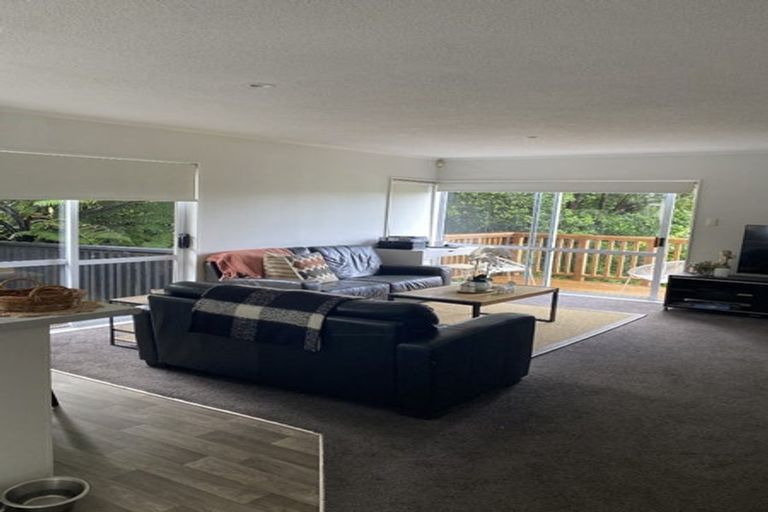 Photo of property in 8 Westra View, Tawa, Wellington, 5028