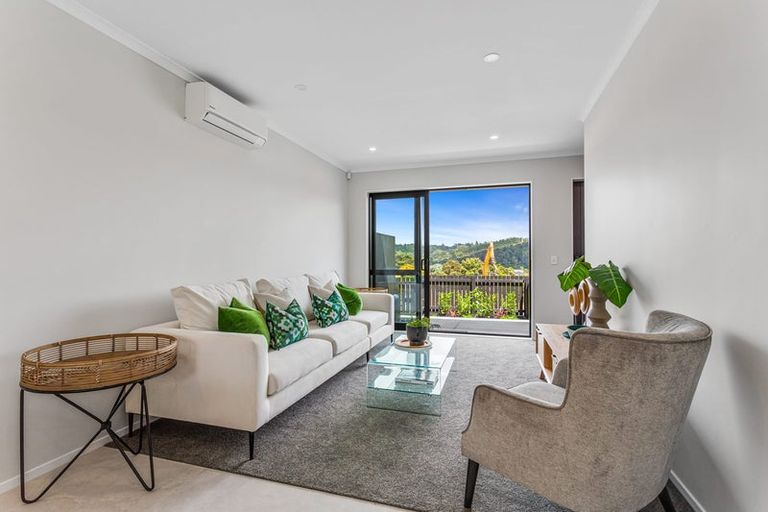 Photo of property in 48 Huri Street, Mangere Bridge, Auckland, 2022