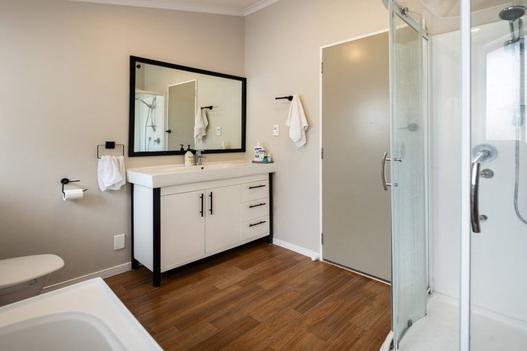 Photo of property in 28 Rothesay Place, Dinsdale, Hamilton, 3204