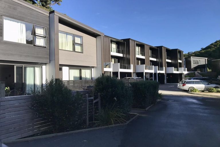 Photo of property in 11 Rua Kai Way, Brooklyn, Wellington, 6021