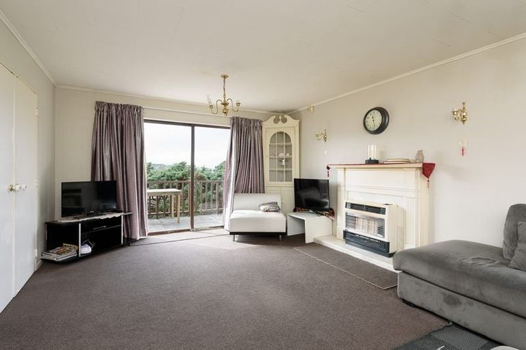 Photo of property in 76 Thurleigh Grove, Karori, Wellington, 6012
