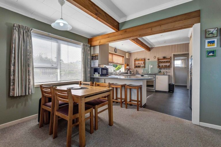 Photo of property in 125 Seaview Road, Westown, New Plymouth, 4310