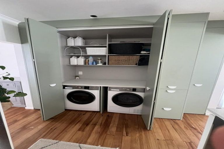 Photo of property in 3a Paton Avenue, Te Atatu South, Auckland, 0610