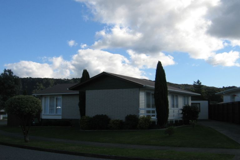 Photo of property in 3 Mataura Grove, Wainuiomata, Lower Hutt, 5014