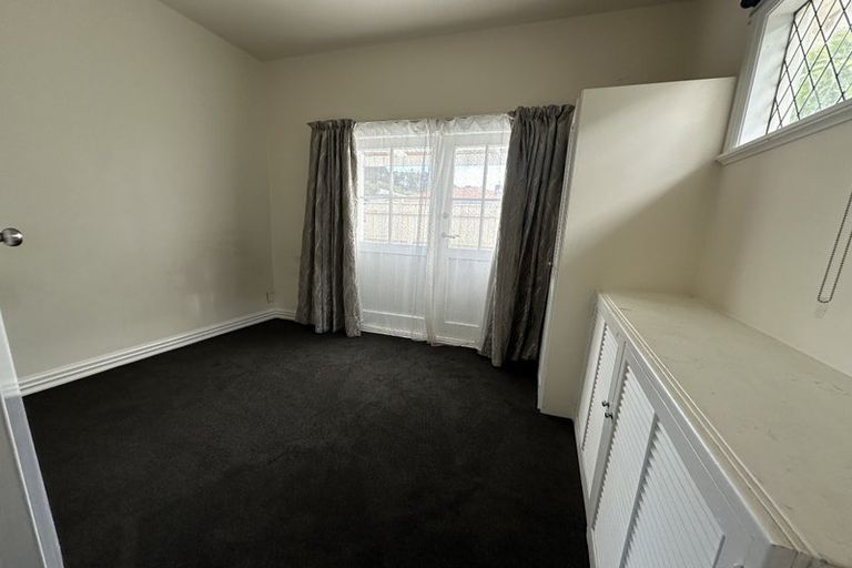 Photo of property in 11 Toru Street, Lyall Bay, Wellington, 6022
