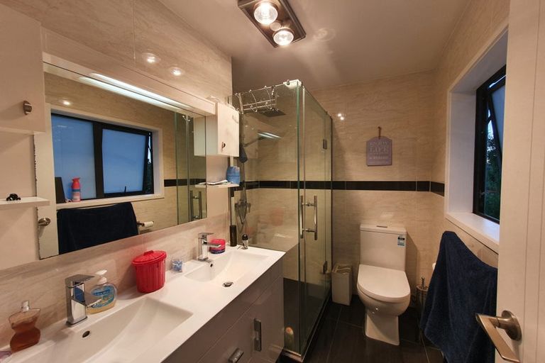 Photo of property in 813 Te Atatu Road, Te Atatu Peninsula, Auckland, 0610