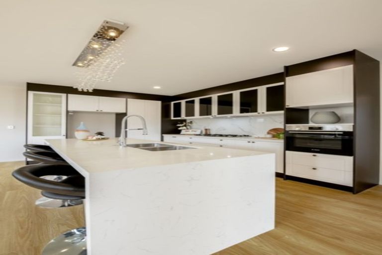 Photo of property in 13 Matiki Road, Flat Bush, Auckland, 2019